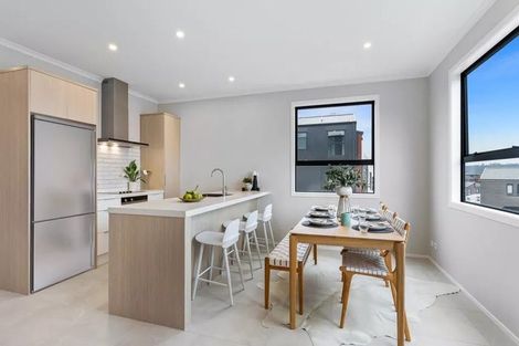 Photo of property in 1/2 Ko Nui Place, Hobsonville, 0616