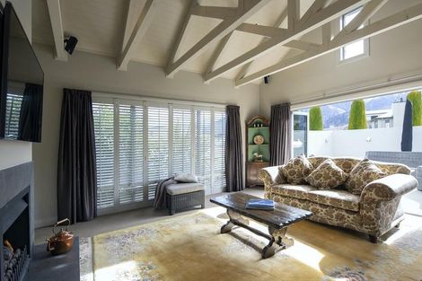 Photo of property in 22 Advance Terrace, Arrowtown, 9302