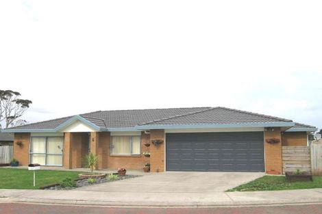 Photo of property in 8 Jeffery Reeve Crescent, Ranui, Auckland, 0612
