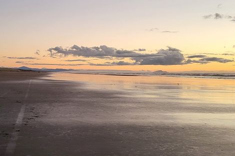 Photo of property in 18 Marine Parade South, Foxton Beach, Foxton, 4815