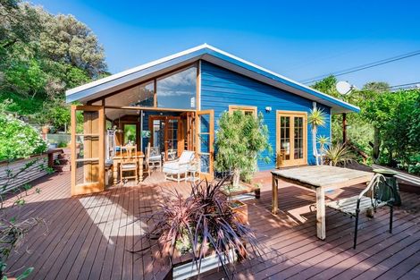 Photo of property in 5 Flaxmere Street, Waikanae Beach, Waikanae, 5036