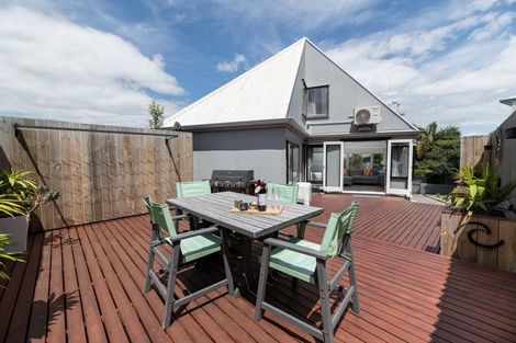 Photo of property in 1a Pacific View Road, Papamoa Beach, Papamoa, 3118