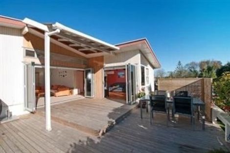 Photo of property in 42 Woodstock Road, Forrest Hill, Auckland, 0620