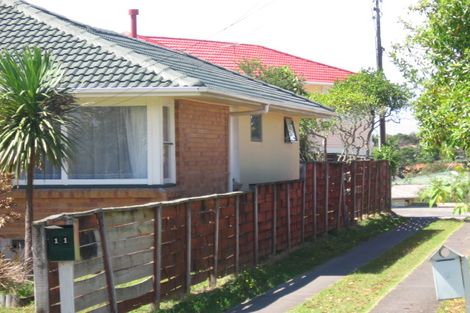 Photo of property in 11 Queen Mary Avenue, New Lynn, Auckland, 0600