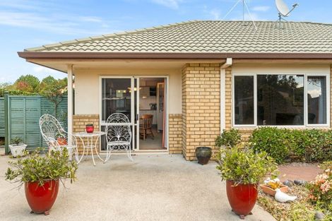 Photo of property in 16 Mcleod Place, Papamoa Beach, Papamoa, 3118