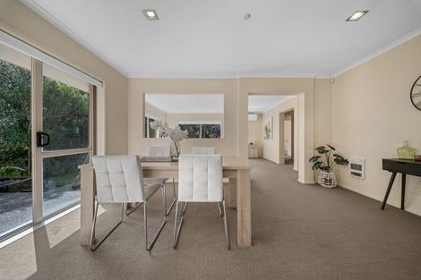 Photo of property in 6 Luna Place, Henderson, Auckland, 0612
