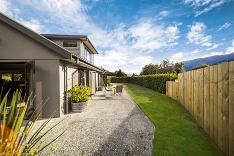 Photo of property in 77 Oregon Drive, Kelvin Heights, Queenstown, 9300
