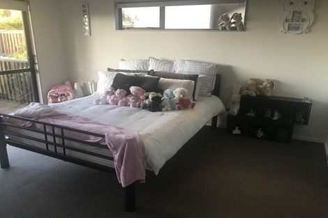 Photo of property in 47 Sunset Road, Totara Vale, Auckland, 0632