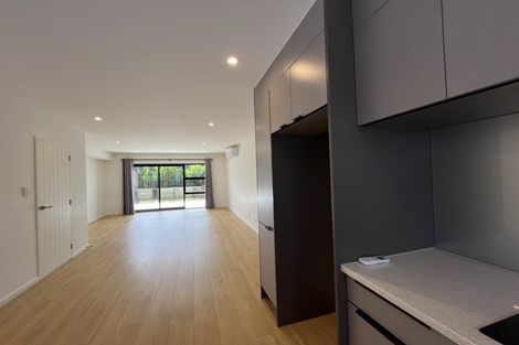 Photo of property in 96d Triangle Road, Massey, Auckland, 0614