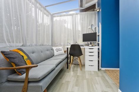 Photo of property in 5/6 Bond Crescent, Forrest Hill, Auckland, 0620