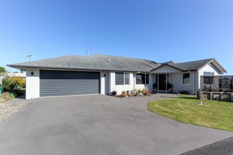 Photo of property in 8 Sampson Avenue, Waiwhakaiho, New Plymouth, 4312