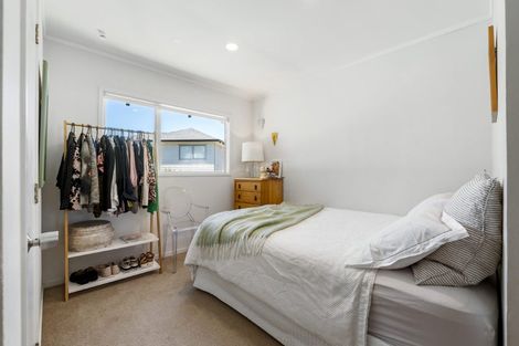 Photo of property in 1/41 Ravenwood Drive, Forrest Hill, Auckland, 0620