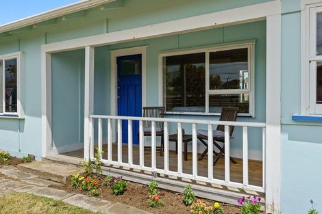 Photo of property in 18 Waimea Road, Waikanae Beach, Waikanae, 5036
