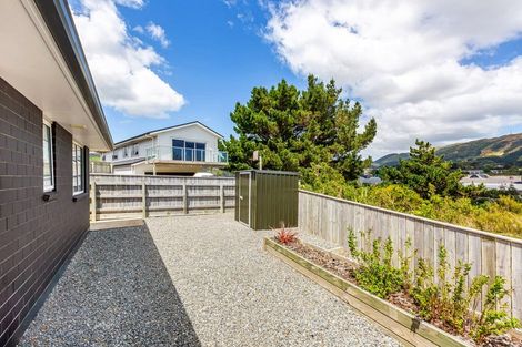 Photo of property in 9 Wairau Lane, Aotea, Porirua, 5024