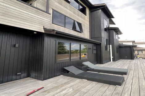 Photo of property in 3 Wyon Way, Flat Bush, Auckland, 2016