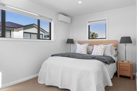 Photo of property in 42 Tahuna Minhinnick Drive, Glenbrook, Waiuku, 2681
