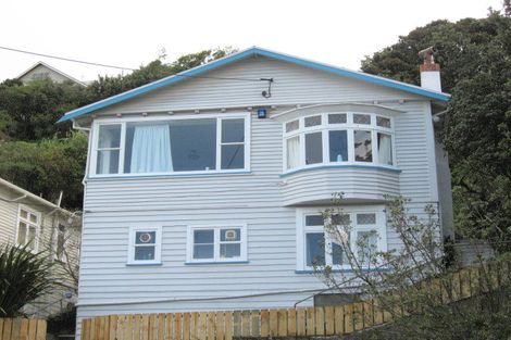 Photo of property in 18 Queens Drive, Kilbirnie, Wellington, 6022