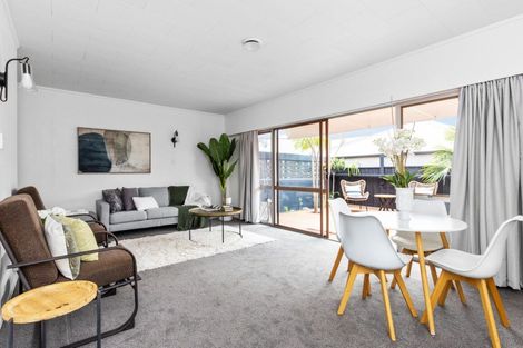 Photo of property in 2/6 Lindsay Street, Havelock North, 4130