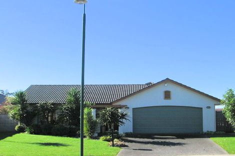 Photo of property in 10 Millstone Lane, Henderson, Auckland, 0612