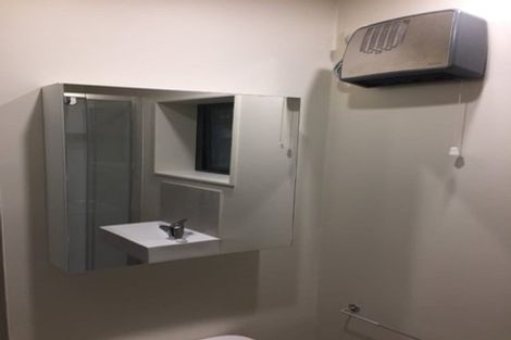 Photo of property in 17a Barker Rise, Northcross, Auckland, 0632