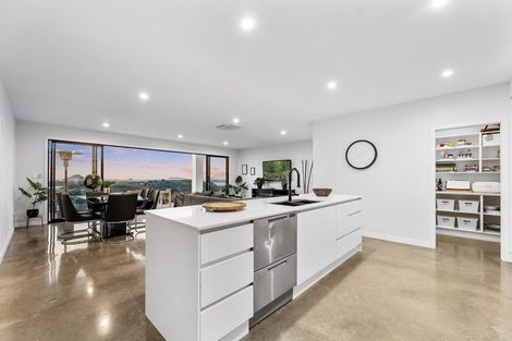 Photo of property in 42 Oceana Drive, Welcome Bay, Tauranga, 3175