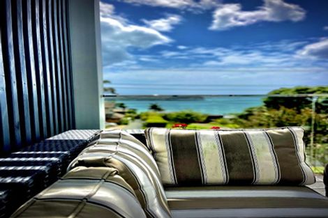 Photo of property in 21 Tindalls Bay Road, Tindalls Beach, Whangaparaoa, 0930