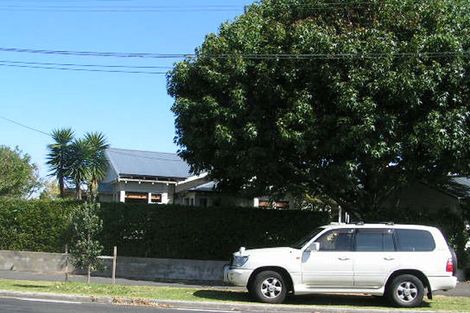 Photo of property in 15 Seaview Avenue, Northcote, Auckland, 0627