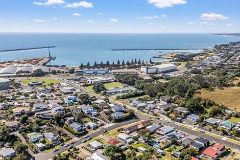 Photo of property in 9 Parris Street, Moturoa, New Plymouth, 4310