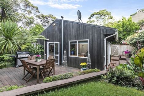 Photo of property in 2/52 Fowler Street, Northcote, Auckland, 0627