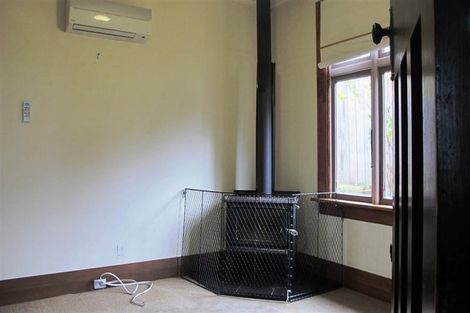 Photo of property in 22 South Road, Kensington, Dunedin, 9011