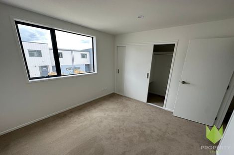 Photo of property in 30 Clay Works Lane, New Lynn, 0600