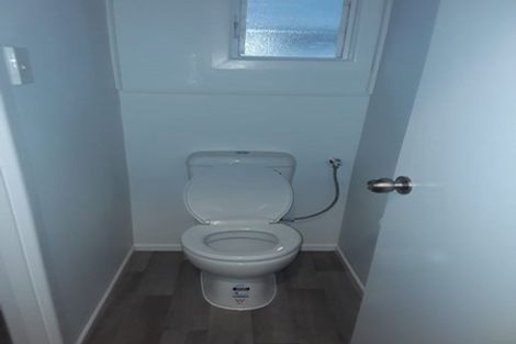 Photo of property in 2 Hereford Street, Te Atatu Peninsula, Auckland, 0610