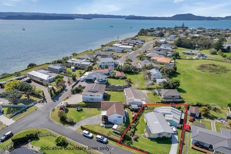 Photo of property in 1 Prion Place, One Tree Point, 0118