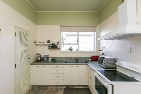 Photo of property in 37 Georges Drive, Napier South, Napier, 4110