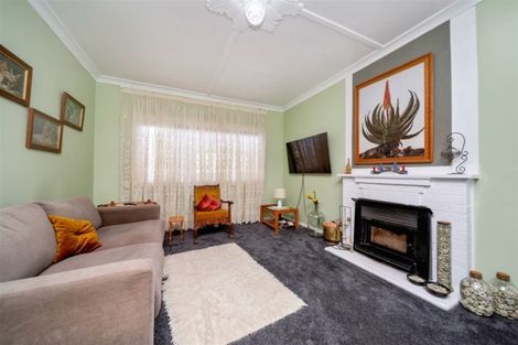 Photo of property in 10 Leicester Street, Patea, 4520