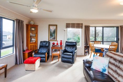 Photo of property in 6 Jordan Way, Kelvin Grove, Palmerston North, 4414