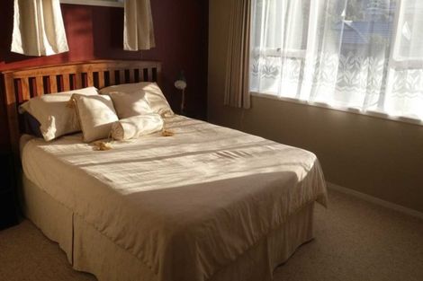 Photo of property in 75 Kemp Road, Massey, Auckland, 0614