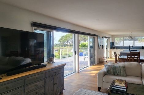 Photo of property in 50 Marsden Point Road, Ruakaka, 0116