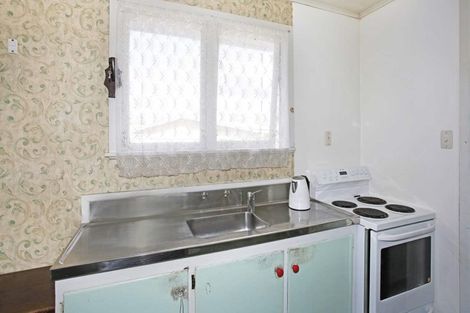 Photo of property in 33 Tairere Crescent, Rosehill, Papakura, 2113