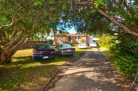 Photo of property in 43 Beaubank Road, Kelston, Auckland, 0602