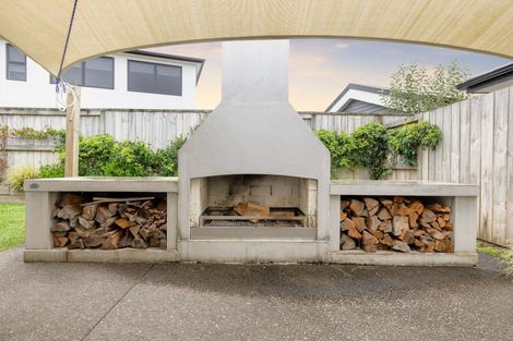 Photo of property in 5 Hanlow Place, Pyes Pa, Tauranga, 3112