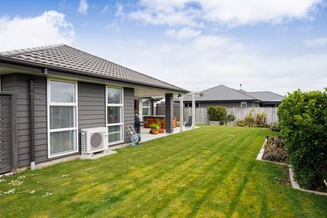 Photo of property in 25 Dogwood Way, Milson, Palmerston North, 4414