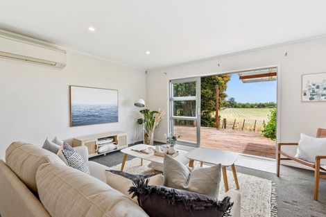 Photo of property in 15 Lowburn Avenue, Waipu, 0510