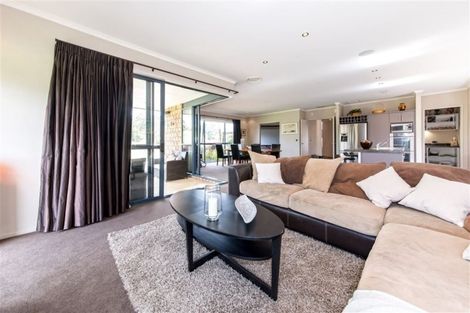 Photo of property in 131 Foster Road, Kumeu, 0891