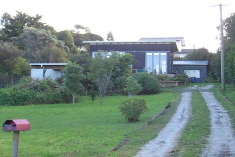 Photo of property in 28 Tane Road, Laingholm, Auckland, 0604