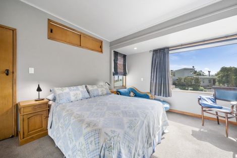 Photo of property in 52 Waitohu Road, York Bay, Lower Hutt, 5013