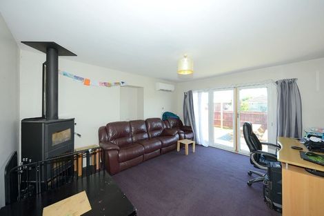 Photo of property in 37 Lyndhurst Crescent, Aranui, Christchurch, 8061
