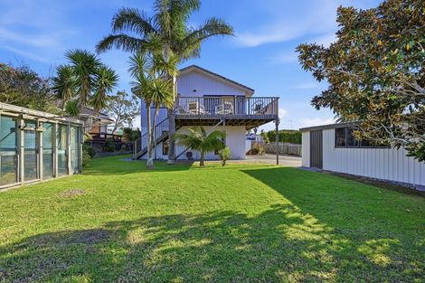 Photo of property in 2/983 Beach Road, Torbay, Auckland, 0630