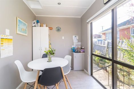 Photo of property in 10 Waldron Crescent, Green Island, Dunedin, 9018