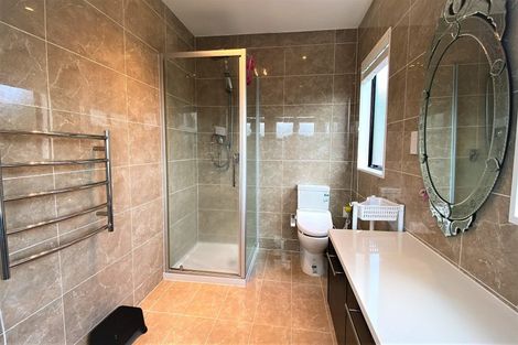 Photo of property in 16 Cherub Place, West Harbour, Auckland, 0618